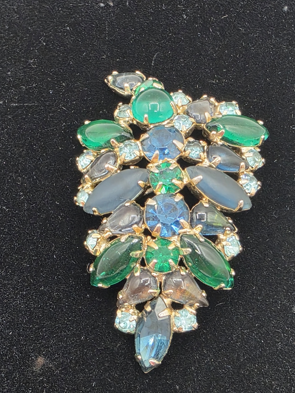 Vintage KARU ARKE Inc. Emerald & Teal Crystal Leaf Brooch - Picture 7 of 15